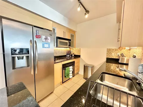 335 S Biscayne Blvd #2702, Miami, FL 33131