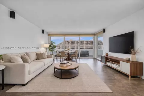 199 Ocean Lane Dr #1009, Key Biscayne, FL 33149
