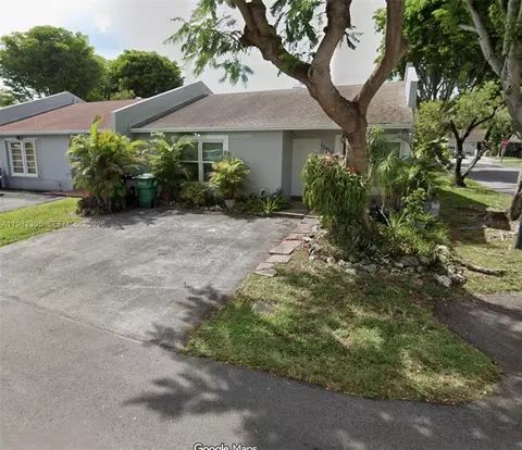 13916 SW 56th Ln, Miami, FL 33183