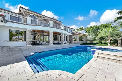 Exterior - 2905 Paddock Rd, Weston, FL 33331 photo 5 of 12