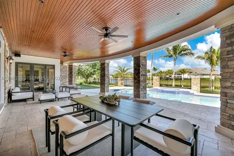 Exterior - 2905 Paddock Rd, Weston, FL 33331 photo 6 of 12