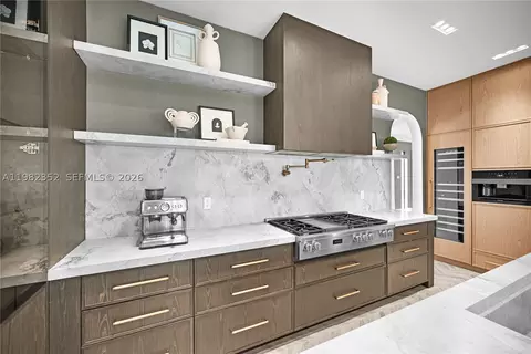 Kitchen - 2905 Paddock Rd, Weston, FL 33331 photo 2 of 3
