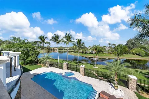 Exterior - 2905 Paddock Rd, Weston, FL 33331 photo 2 of 12