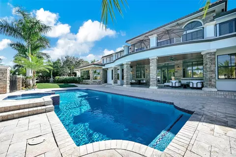 Exterior - 2905 Paddock Rd, Weston, FL 33331 photo 4 of 12