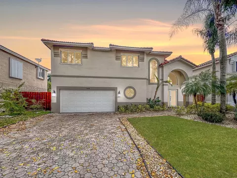 2640 Rampart Way N, Hollywood, FL 33026