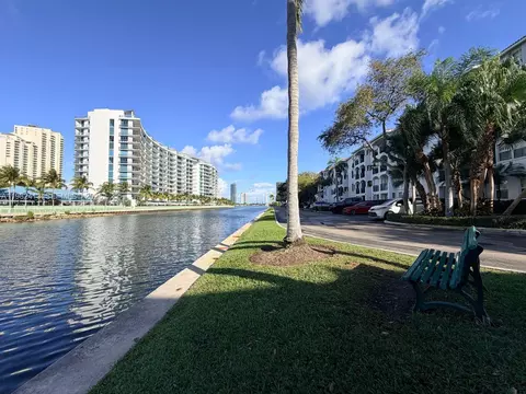 3165 NE 184th St #6102, Aventura, FL 33160