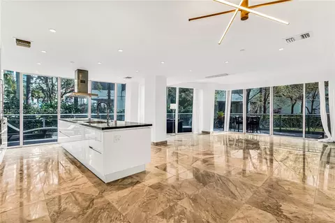 2950 NE 188th St #150, Aventura, FL 33180