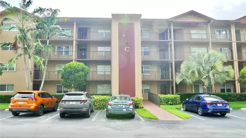 100 SW 130th Ter #211C, Pembroke Pines, FL 33027