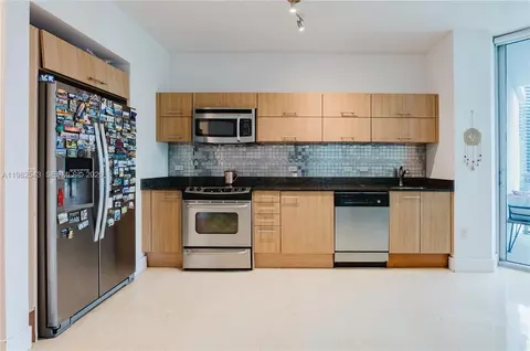 350 S Miami Ave #1814, Miami, FL 33130