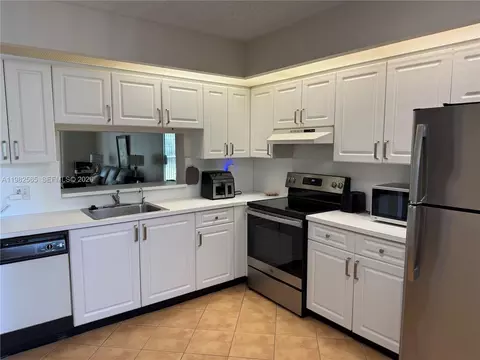 1110 SW 125th Ave #209M, Pembroke Pines, FL 33027