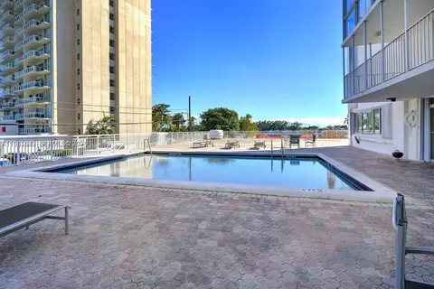 Exterior - 145 SE 25th Rd #502, Miami, FL 33129 photo 2 of 2