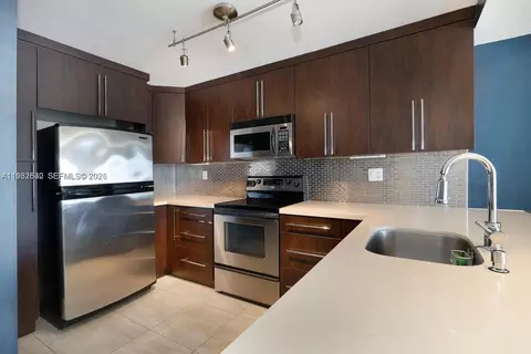 Kitchen - 145 SE 25th Rd #502, Miami, FL 33129 photo 4 of 4