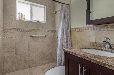 Bath - 4660 W 9th Ave, Hialeah, FL 33012 photo 1 of 3