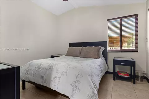Bedroom - 4660 W 9th Ave, Hialeah, FL 33012 photo 8 of 8