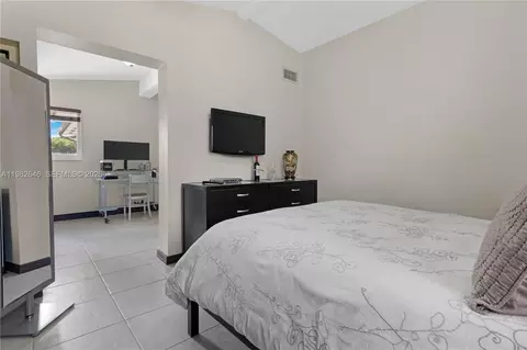 Bedroom - 4660 W 9th Ave, Hialeah, FL 33012 photo 7 of 8