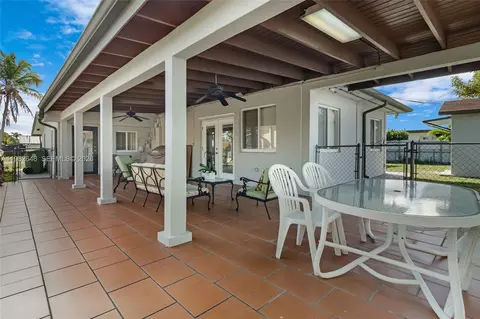 Other - 4660 W 9th Ave, Hialeah, FL 33012 photo 11 of 12