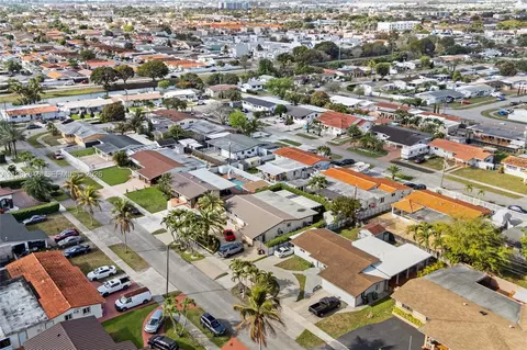View/Area - 4660 W 9th Ave, Hialeah, FL 33012 photo 5 of 14