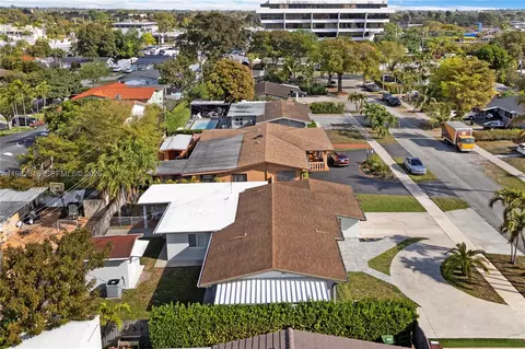 View/Area - 4660 W 9th Ave, Hialeah, FL 33012 photo 6 of 14