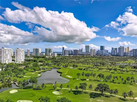 20301 W Country Club Dr #2428, Aventura, FL 33180