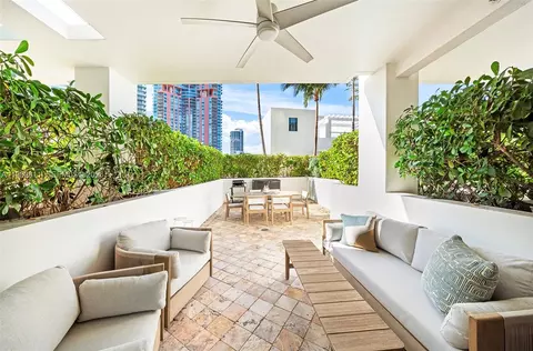 50 S Pointe Dr #509, Miami Beach, FL 33139