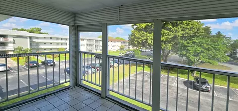 1201 Hillcrest Ct #302, Hollywood, FL 33021