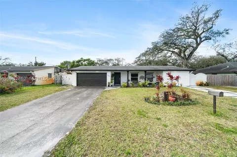 1040 SW 66th Ave, Pembroke Pines, FL 33023