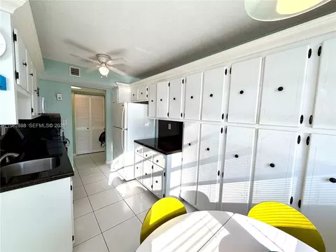 1833 S Ocean Dr #1202, Hallandale Beach, FL 33009
