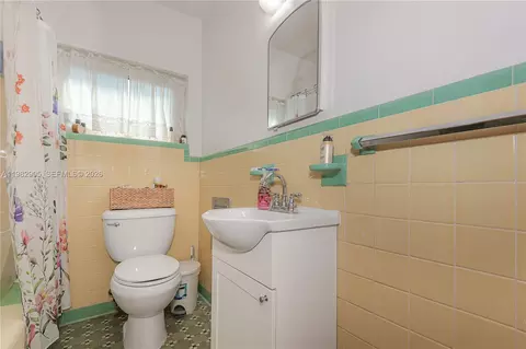 Bath - 5651 NW 3rd St, Miami, FL 33126 photo 1 of 3