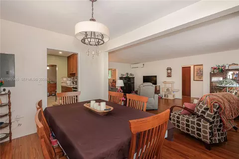 Dining - 5651 NW 3rd St, Miami, FL 33126 photo 1 of 2