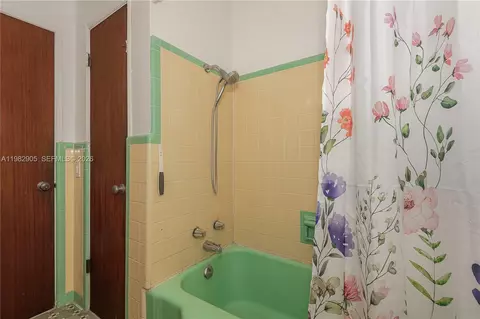 Bath - 5651 NW 3rd St, Miami, FL 33126 photo 2 of 3