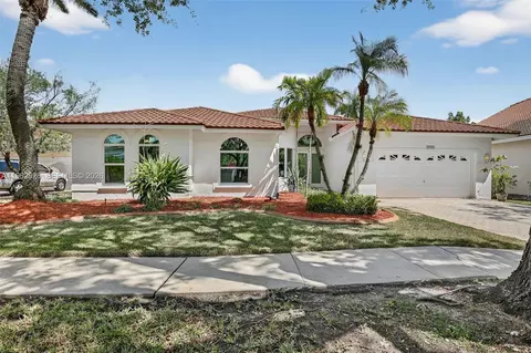 1583 NW 182nd Way, Pembroke Pines, FL 33029