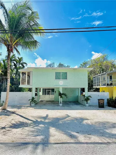 352 Mahogany Dr, Key Largo, FL 33037