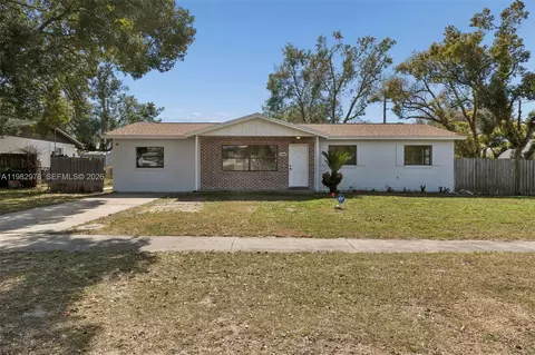 1402 Rolling Green Dr, Apopka, FL 32703