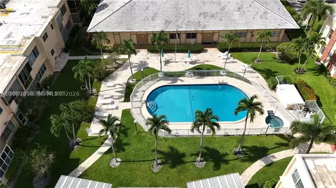 851 NE 14th Ave #414, Hallandale Beach, FL 33009