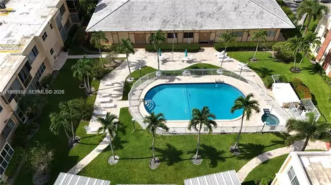 851 NE 14th Ave #414, Hallandale Beach, FL 33009