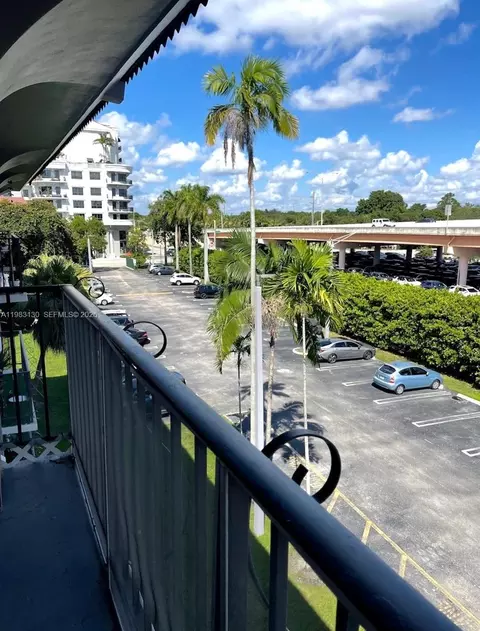 8107 SW 72nd Ave #423E, Miami, FL 33143