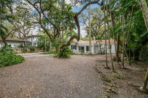 Exterior - 2925 Seminole St, Miami, FL 33133 photo 3 of 9