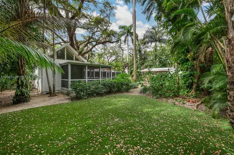 Exterior - 2925 Seminole St, Miami, FL 33133 photo 8 of 9