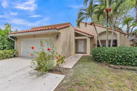 2905 Begonia Way, Hollywood, FL 33026