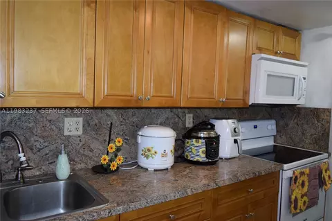 1335 W 68th St #106, Hialeah, FL 33014 photo 8