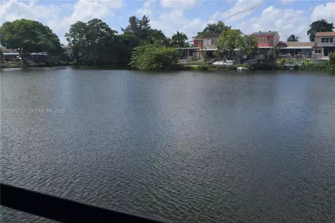 1335 W 68th St #106, Hialeah, FL 33014