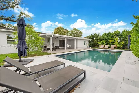 7235 SW 39th St, Miami, FL 33155