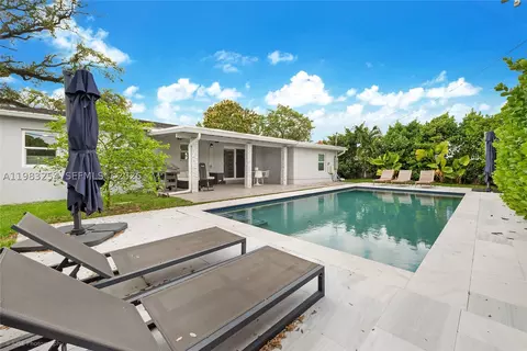 7235 SW 39th St, Miami, FL 33155