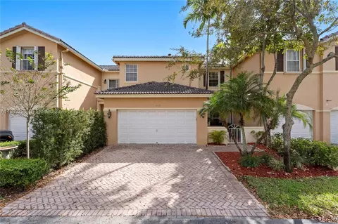 5527 NW 113th Ave, Doral, FL 33178