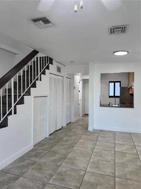 1001 SW 105th Ave #113, Miami, FL 33174