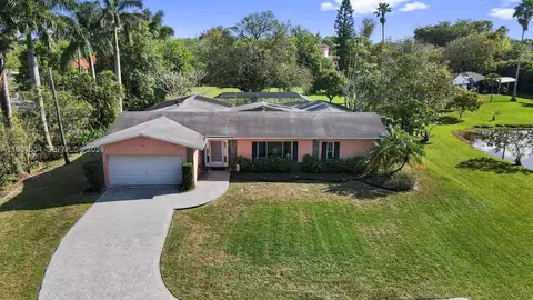 10930 SW 27th Ct, Davie, FL 33328