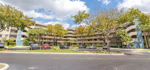 1000 Colony Point Cir #203, Pembroke Pines, FL 33026