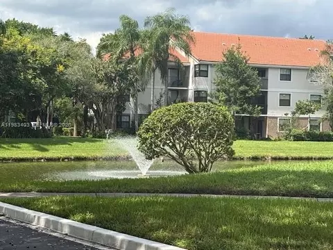 10161 W Sunrise #104, Plantation, FL 33322