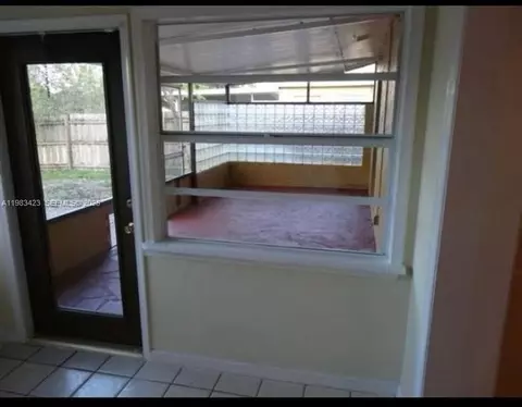 7371 SW 1st St, Margate, FL 33068