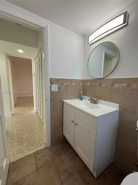 Bath - 20 W 37th St, Hialeah, FL 33012 photo 3 of 3